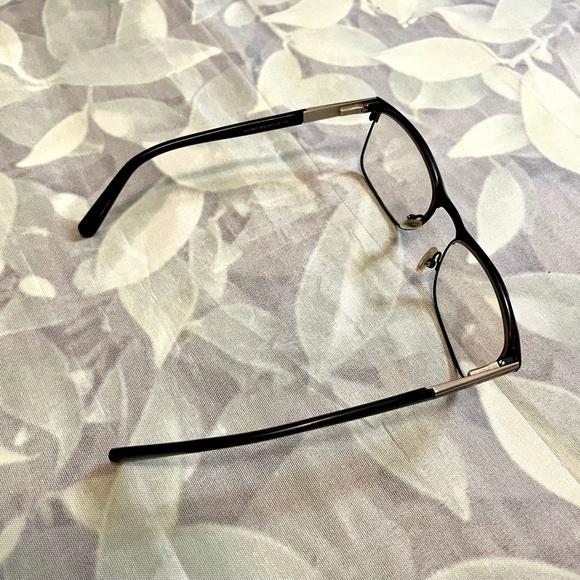 Authentic Guess GU1981-002 Prescription Eyeglasses w/case and cloth - Picture 4 of 11